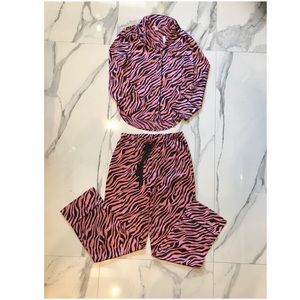 VICTORIA’S SECRET Sill Pajama Set